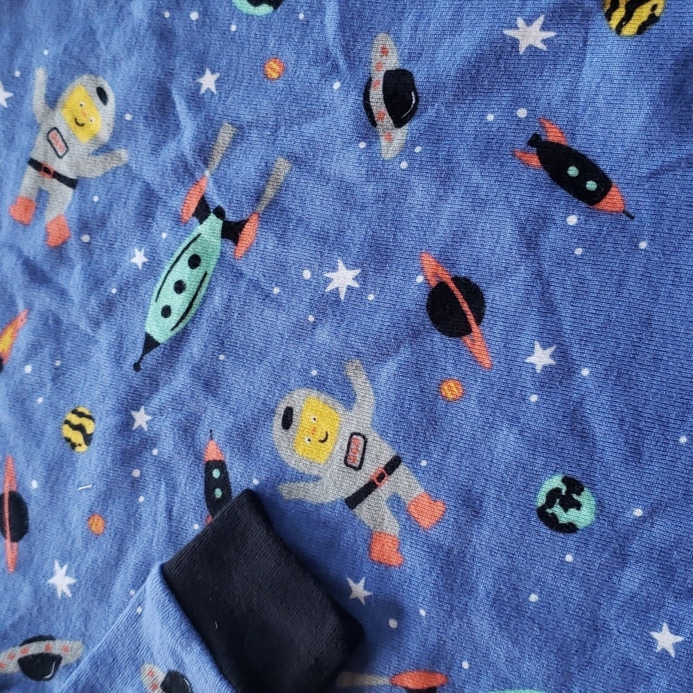 Carter's 2 pc Space pajamas - Picture 3 of 4